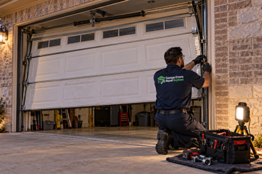 repair & installation garage door repair technician